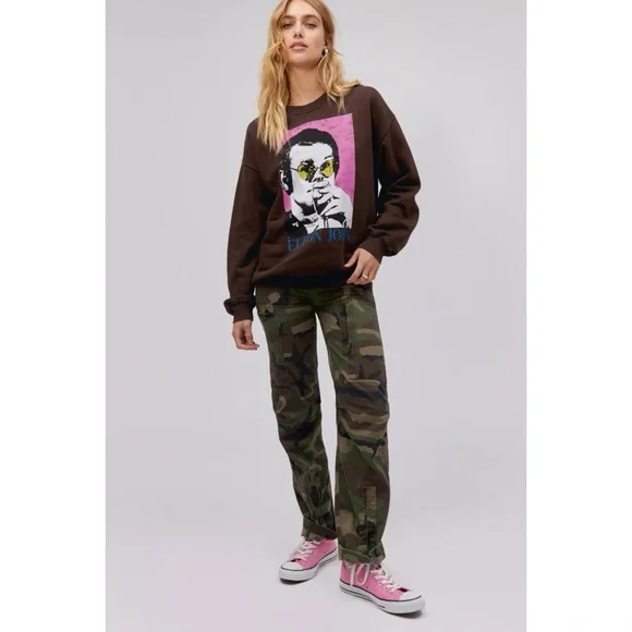 NWOT DAYDREAMER Elton John Heart Glasses BF Crew Coffee Quartz Sweatshirt Size M - Picture 13 of 13